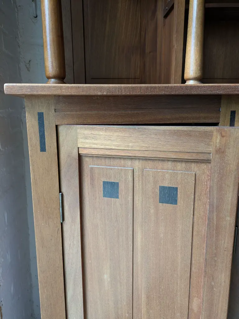 vaisselier en noyer (10).webp