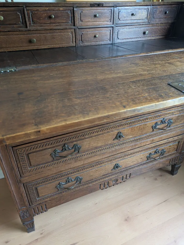 Secretaire foncé à tiroirs (2).webp