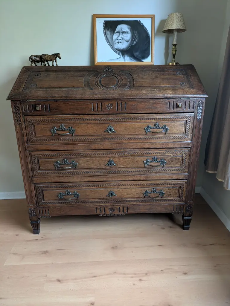 Secretaire foncé à tiroirs (5).webp