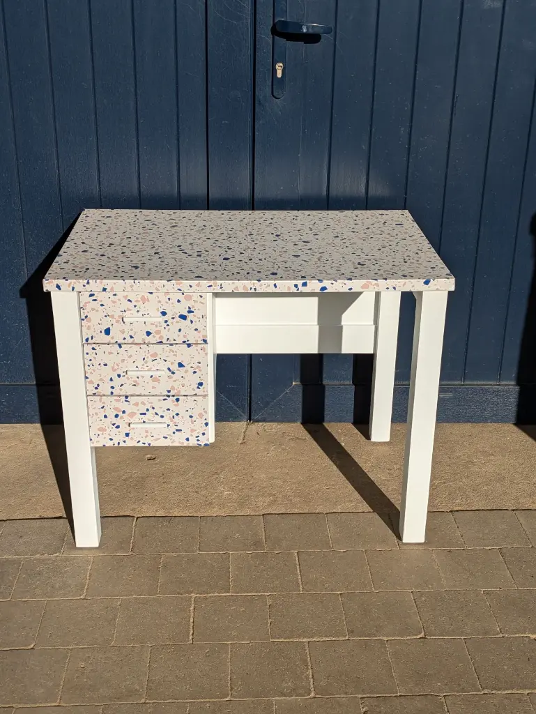 Terazzo Desk kid (14).webp