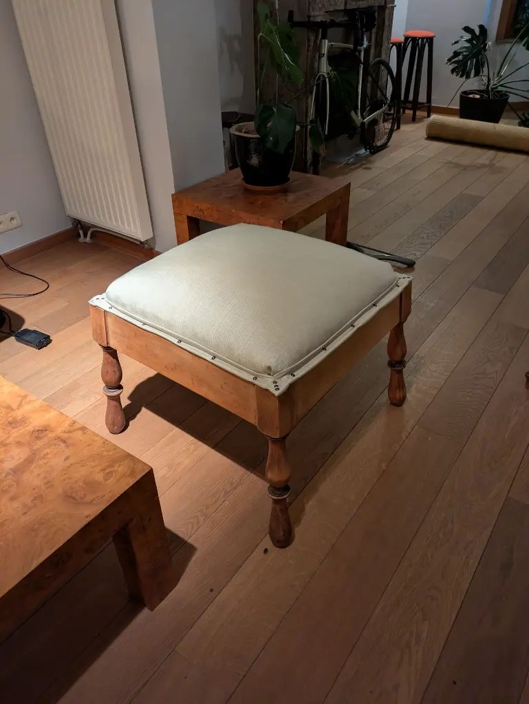 ottoman pouff 1 (4).webp