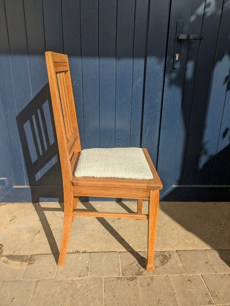 Chair refurbished (4).webp