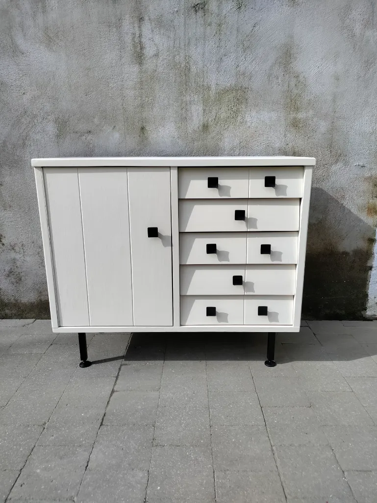 White drawer (12).webp